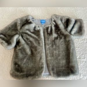 Simply Vera by Vera Wang faux fur - short sleeved jacket. Women’s small